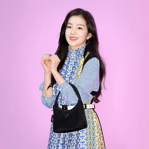 프라다 리에디션 2000 나일론 호보백 -(손나은, 아이린 착용) · 김** 고객님